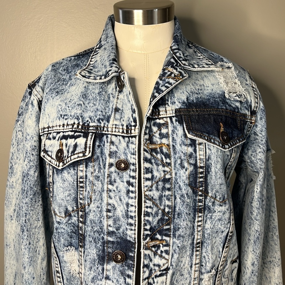 NWT DENIM JACKET - Picture 4 of 14